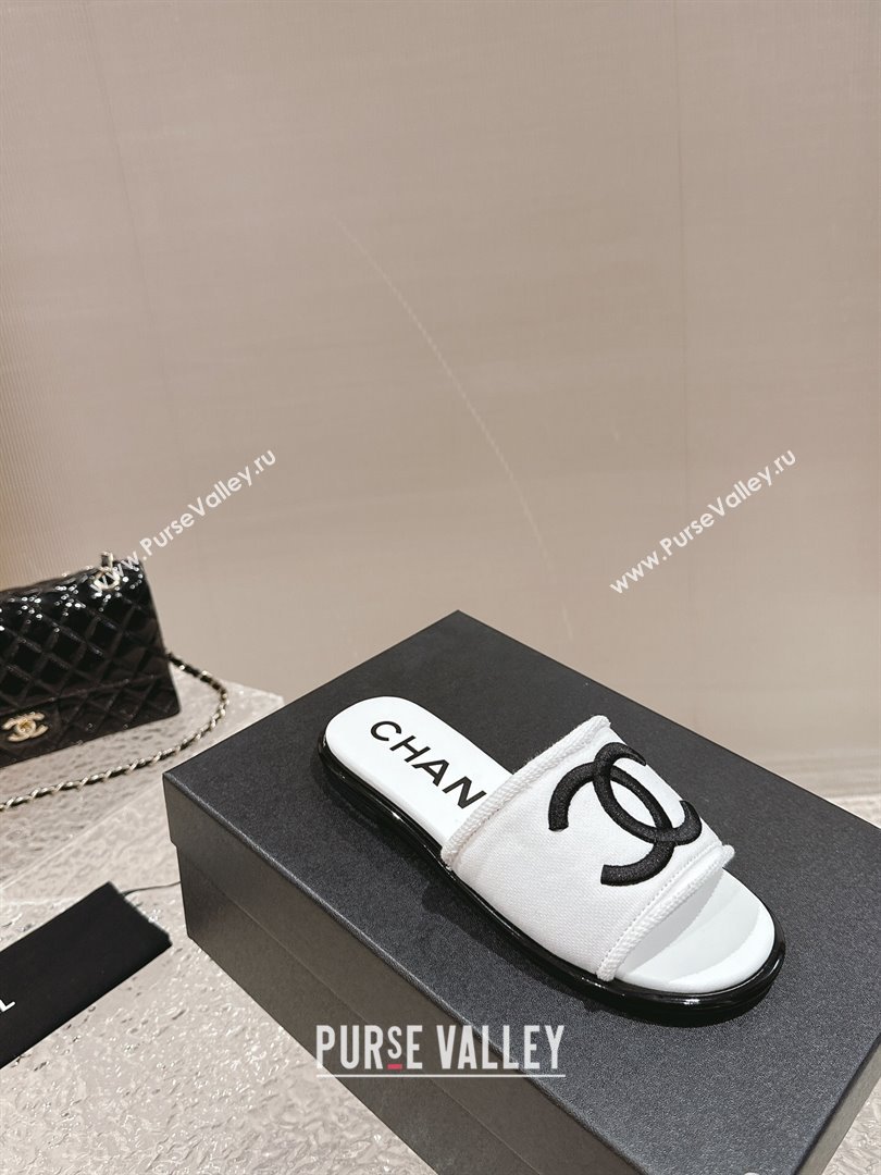 Chanel Knit Fabric Flat Slide Sandals with CC White/Black2 2024 0322 (MD-240322143)