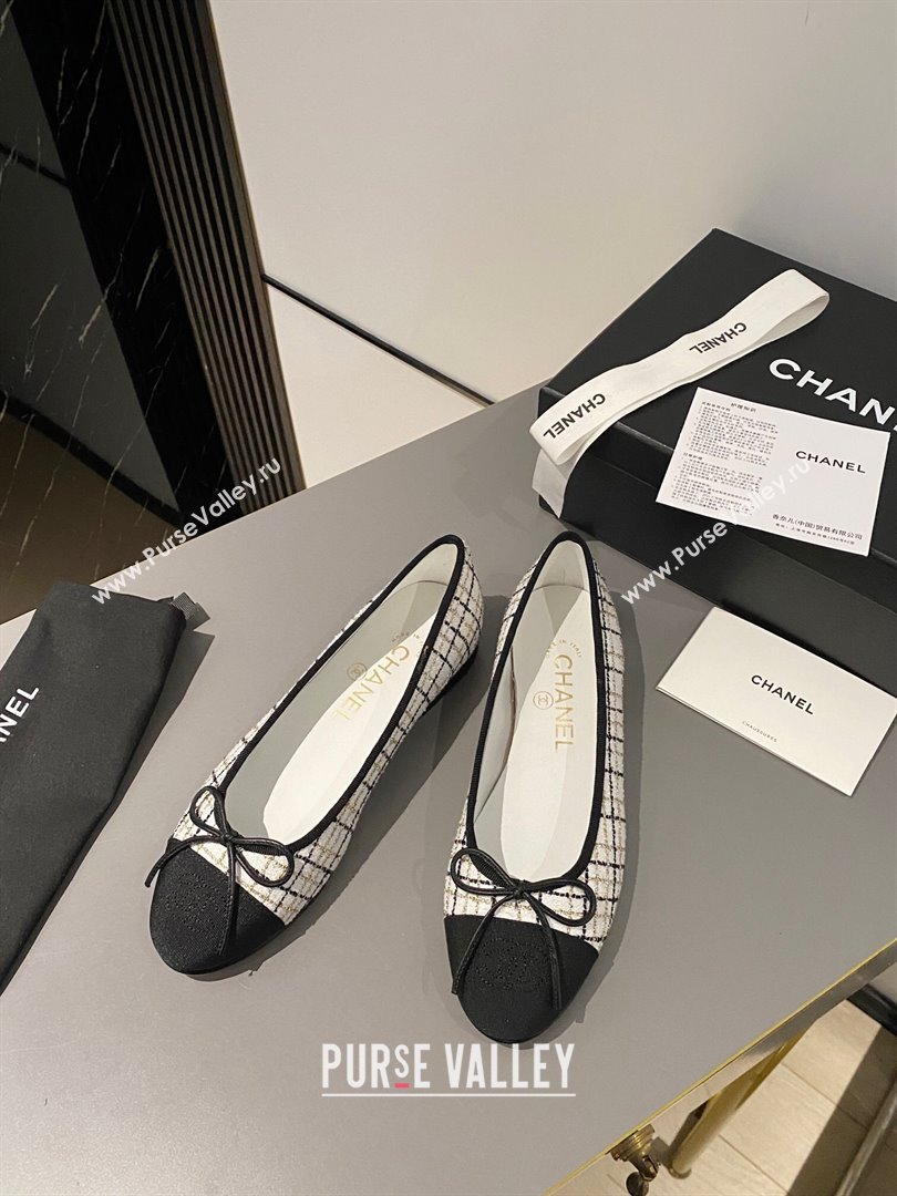 Chanel Tweed Grosgrain Classic Ballet Flat White/Black 2024 0322 (MD-240322055)