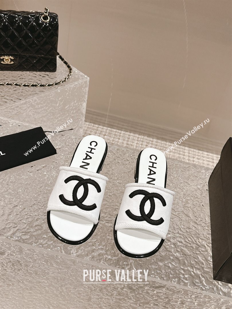 Chanel Knit Fabric Heel Slide Sandals with CC White/Black2 2024 0322 (MD-240322151)