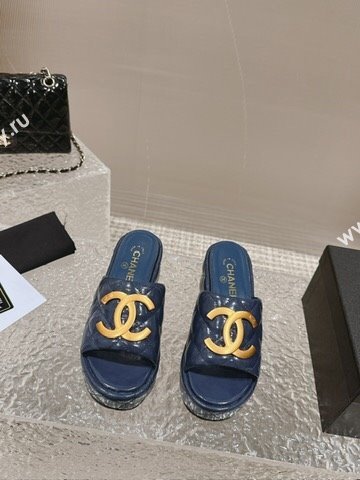 Chanel Shiny Calfskin Wedge Slide Sandals with Metal-Tone Maxi-CC Dark Blue 2024 (MD-240323023)