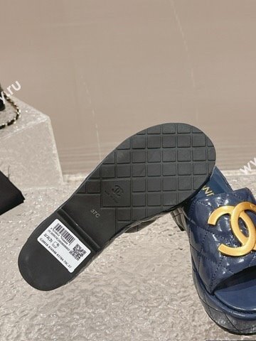 Chanel Shiny Calfskin Wedge Slide Sandals with Metal-Tone Maxi-CC Dark Blue 2024 (MD-240323023)