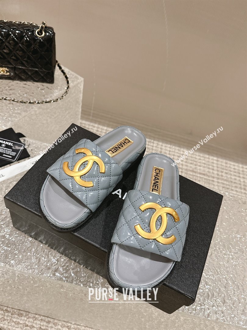 Chanel Patent Calfskin Slide Sandals with Metal-Tone Maxi-CC Grey 2024 (MD-240323032)