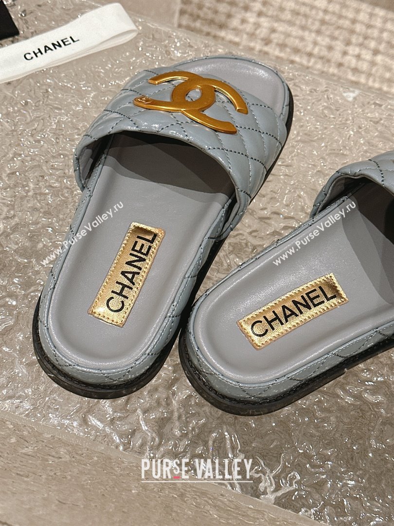 Chanel Patent Calfskin Slide Sandals with Metal-Tone Maxi-CC Grey 2024 (MD-240323032)