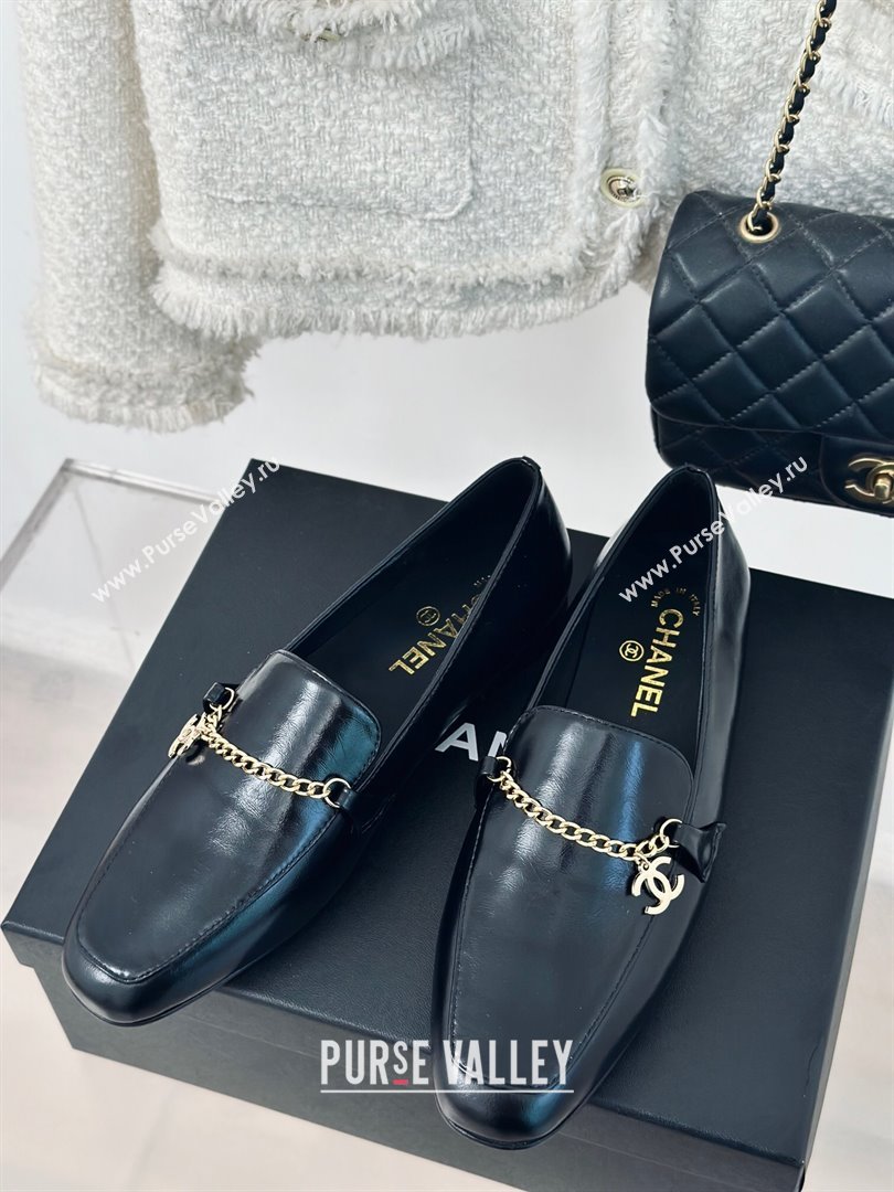 Chanel Calfskin Moccasins Loafers with CC Chain G45568 Black 2024 (MD-240323054)