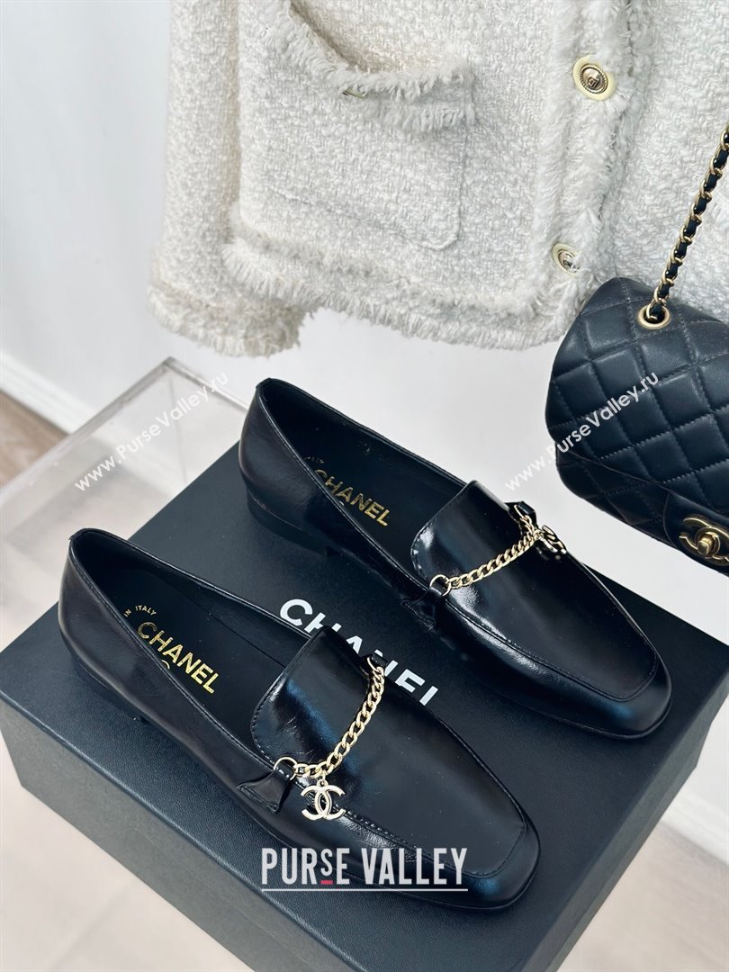 Chanel Calfskin Moccasins Loafers with CC Chain G45568 Black 2024 (MD-240323054)