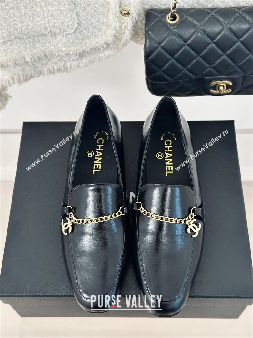 Chanel Calfskin Moccasins Loafers with CC Chain G45568 Black 2024 (MD-240323054)