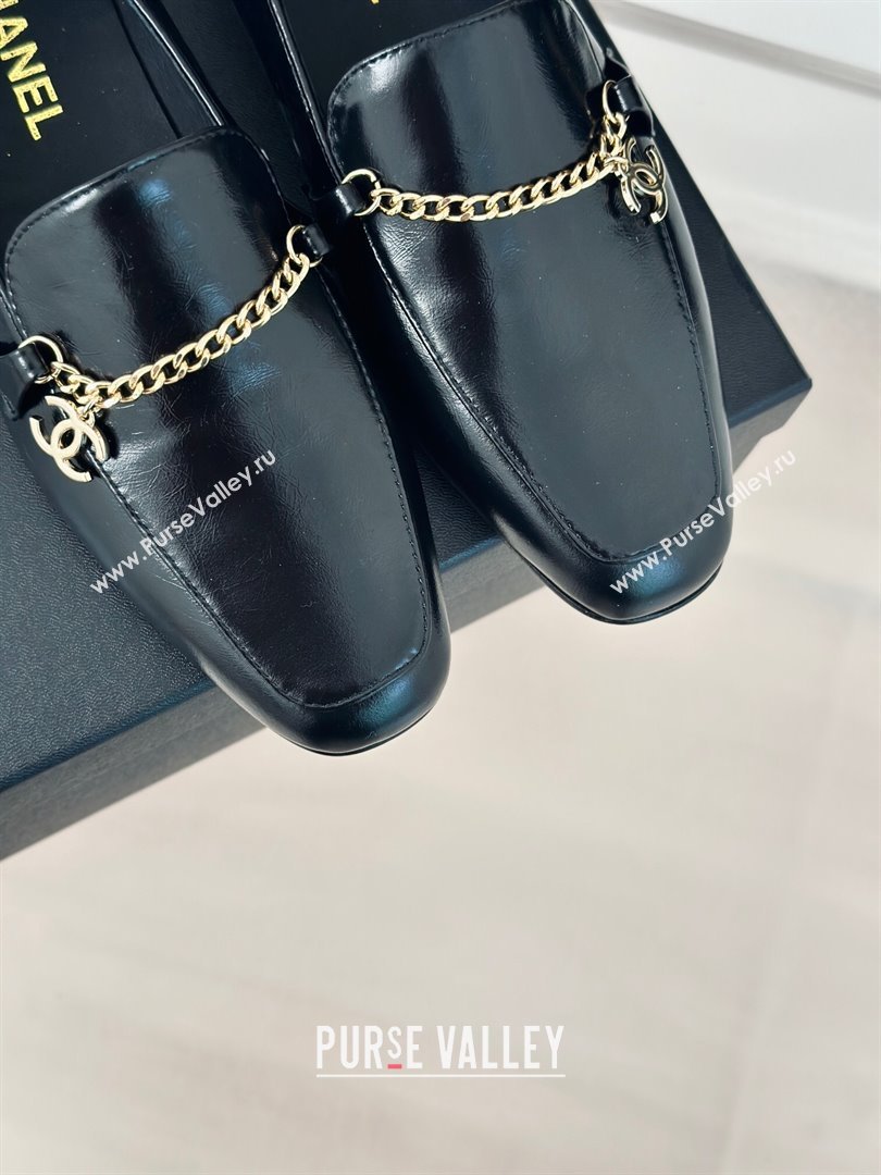 Chanel Calfskin Moccasins Loafers with CC Chain G45568 Black 2024 (MD-240323054)