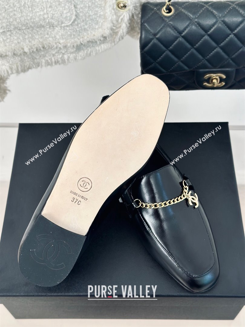 Chanel Calfskin Moccasins Loafers with CC Chain G45568 Black 2024 (MD-240323054)