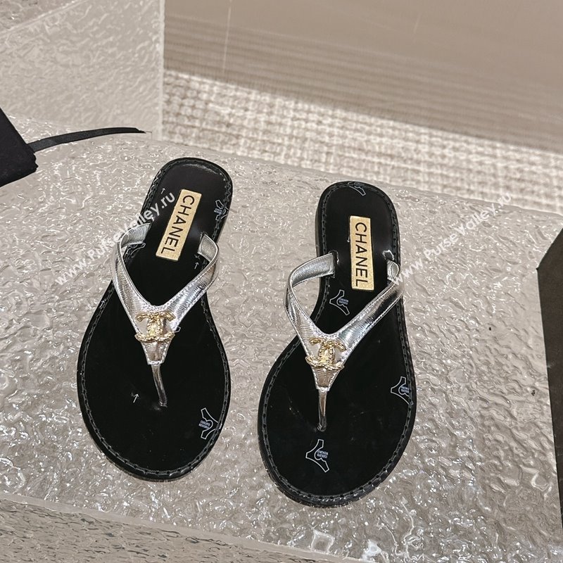 Chanel Calfskin Flat Slide Thong Sandals with Metal-Tone CC Silver 2024 0322 (MD-240322119)