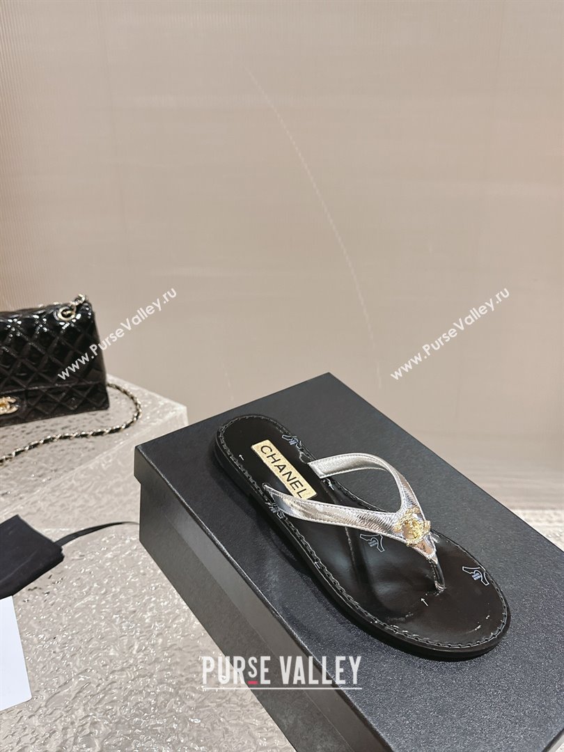 Chanel Calfskin Flat Slide Thong Sandals with Metal-Tone CC Silver 2024 0322 (MD-240322119)