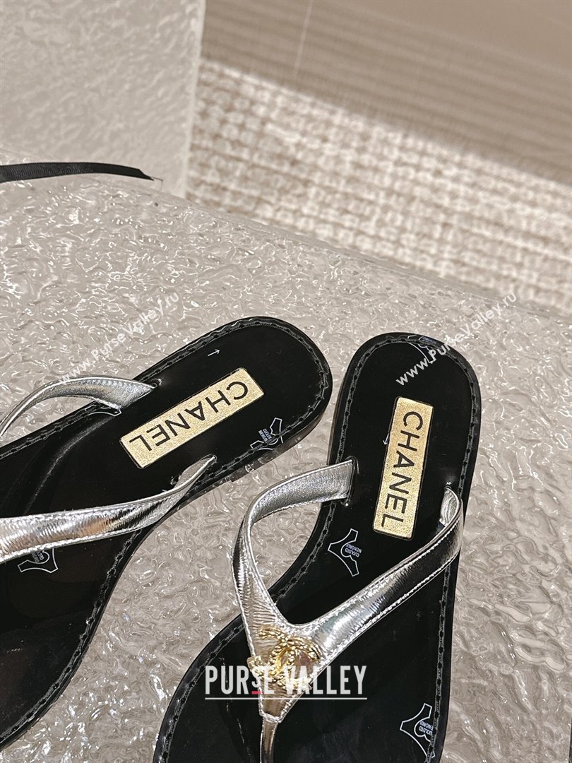 Chanel Calfskin Flat Slide Thong Sandals with Metal-Tone CC Silver 2024 0322 (MD-240322119)