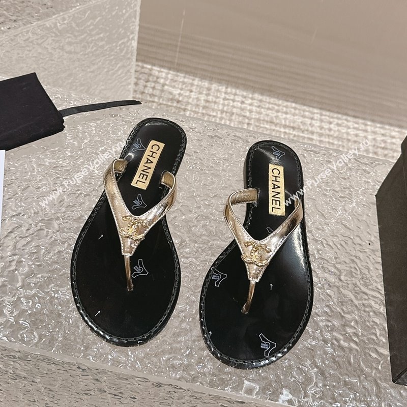 Chanel Calfskin Flat Slide Thong Sandals with Metal-Tone CC Black 2024 0322 (MD-240322121)