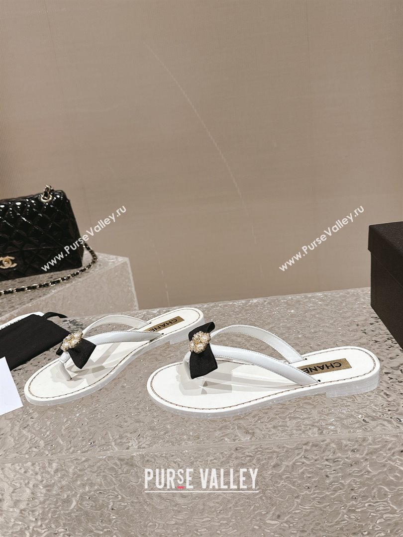 Chanel Calfskin Flat Slide Thong Sandals with Pearl Bow White 2024 032202 (MD-240322122)
