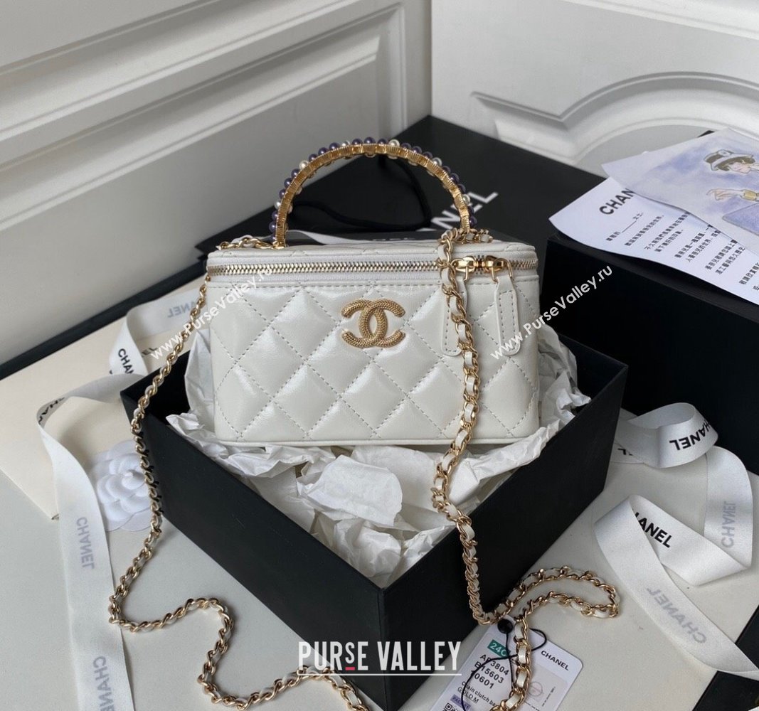 Chanel Shiny Crumpled Lambskin Clutch with Chain and Pearls Top Handle AP3804 White 2024 (yezi-240411002)