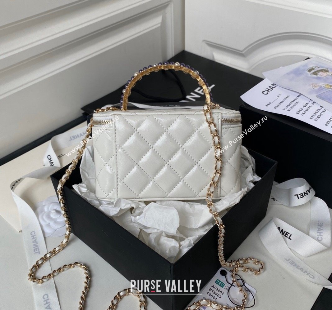 Chanel Shiny Crumpled Lambskin Clutch with Chain and Pearls Top Handle AP3804 White 2024 (yezi-240411002)