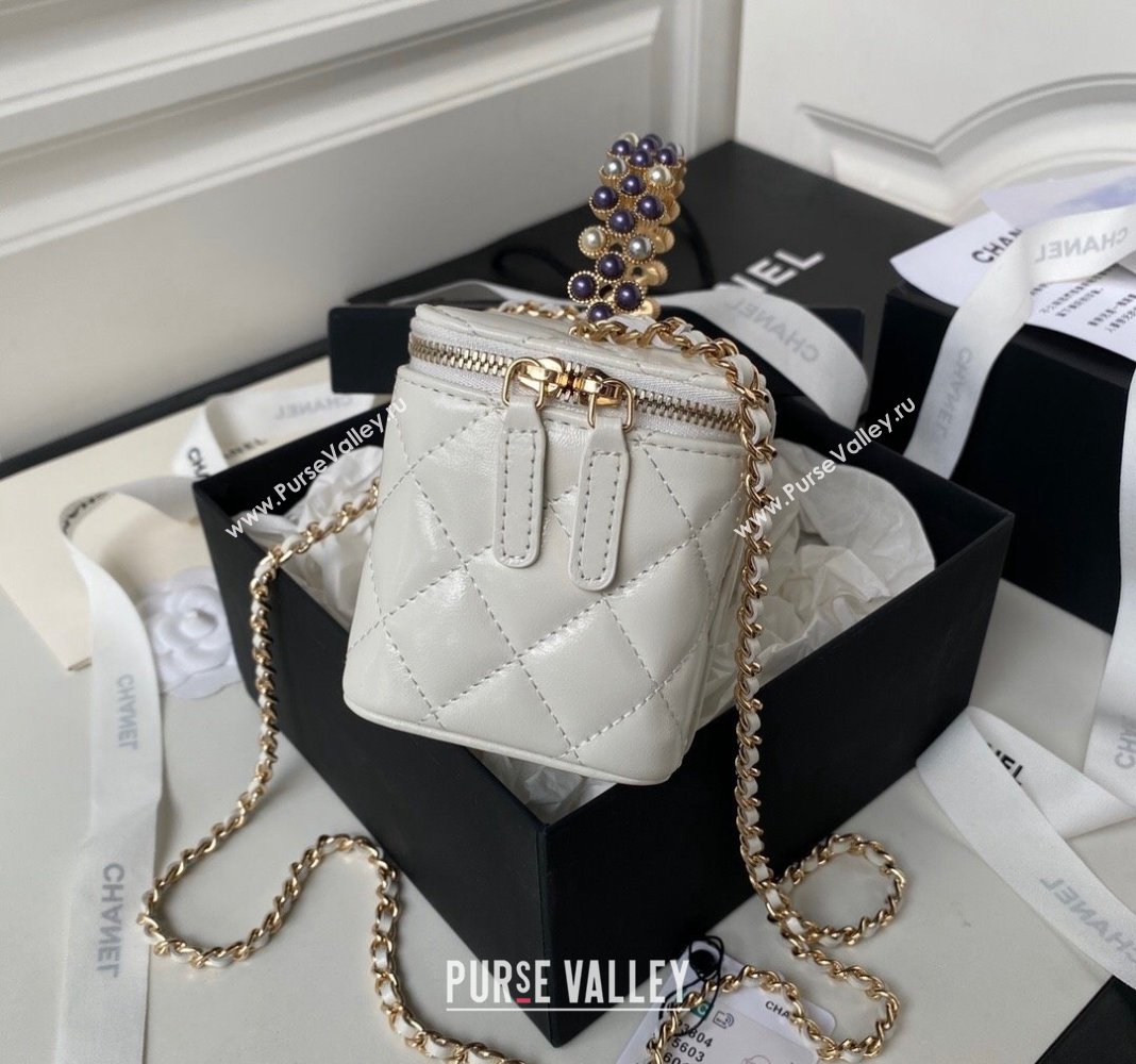 Chanel Shiny Crumpled Lambskin Clutch with Chain and Pearls Top Handle AP3804 White 2024 (yezi-240411002)