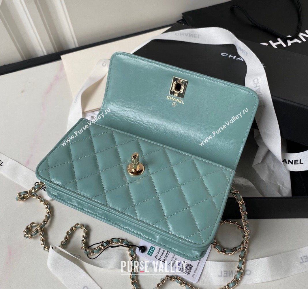 Chanel Shiny Crumpled Lambskin Clutch with Chain and Pearls Top Handle AP3803 Green 2024 (yezi-240411009)