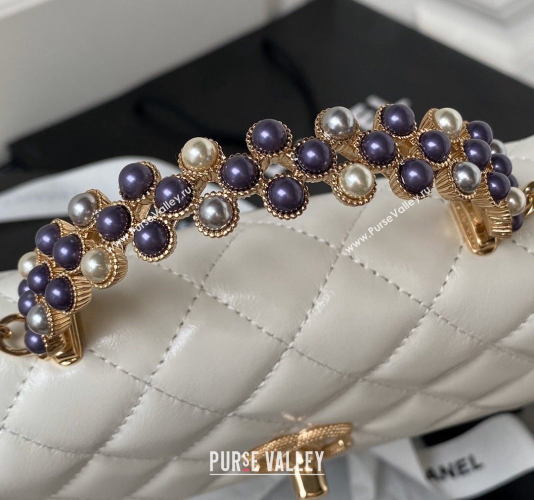 Chanel Shiny Crumpled Lambskin Clutch with Chain and Pearls Top Handle AP3803 White 2024 (yezi-240411010)