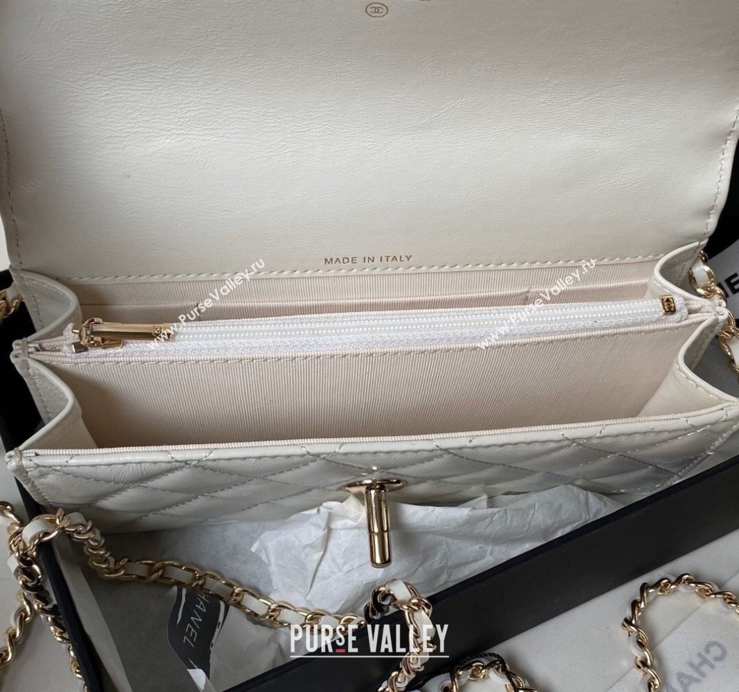 Chanel Shiny Crumpled Lambskin Clutch with Chain and Pearls Top Handle AP3803 White 2024 (yezi-240411010)