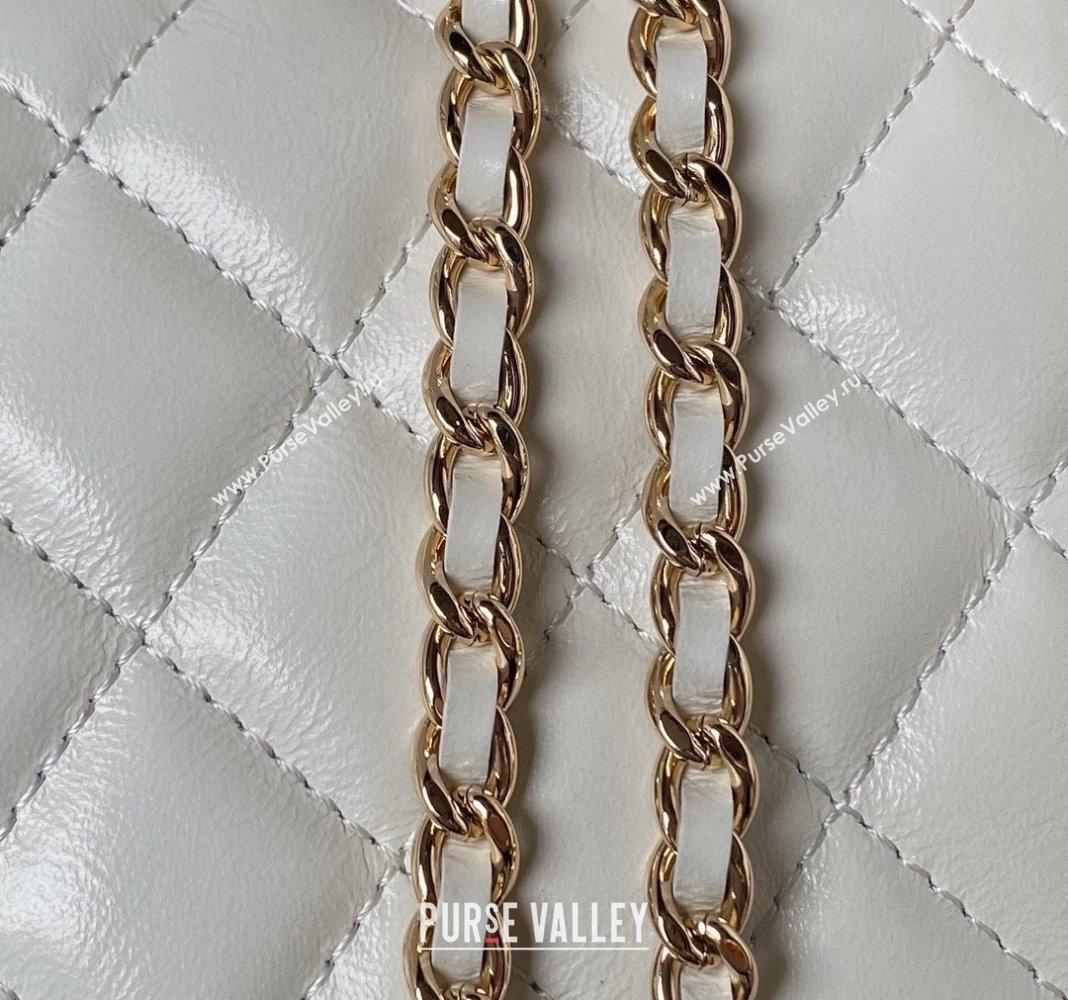 Chanel Shiny Crumpled Lambskin Clutch with Chain and Pearls Top Handle AP3803 White 2024 (yezi-240411010)