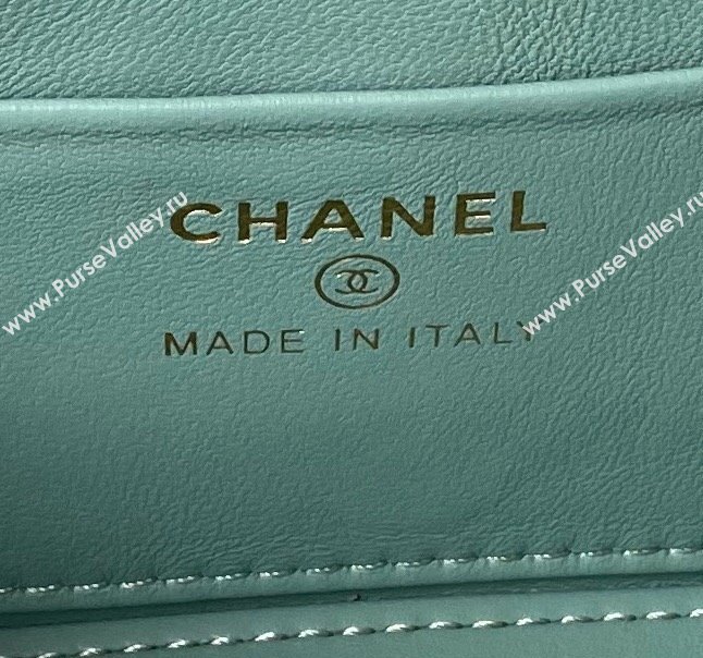 Chanel Shiny Crumpled Lambskin Clutch with Chain and Pearls Top Handle AP3804 Green 2024 (yezi-240411003)