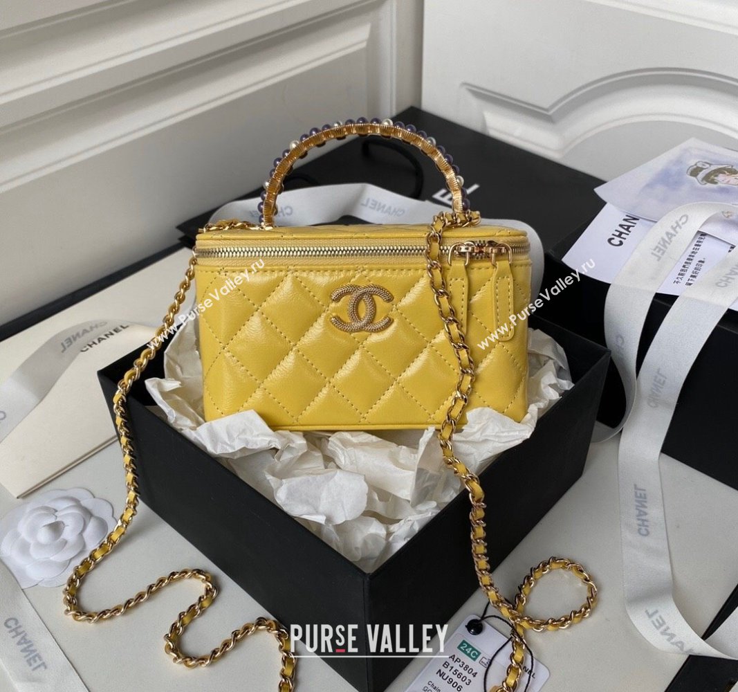 Chanel Shiny Crumpled Lambskin Clutch with Chain and Pearls Top Handle AP3804 Yellow 2024 (yezi-240411004)
