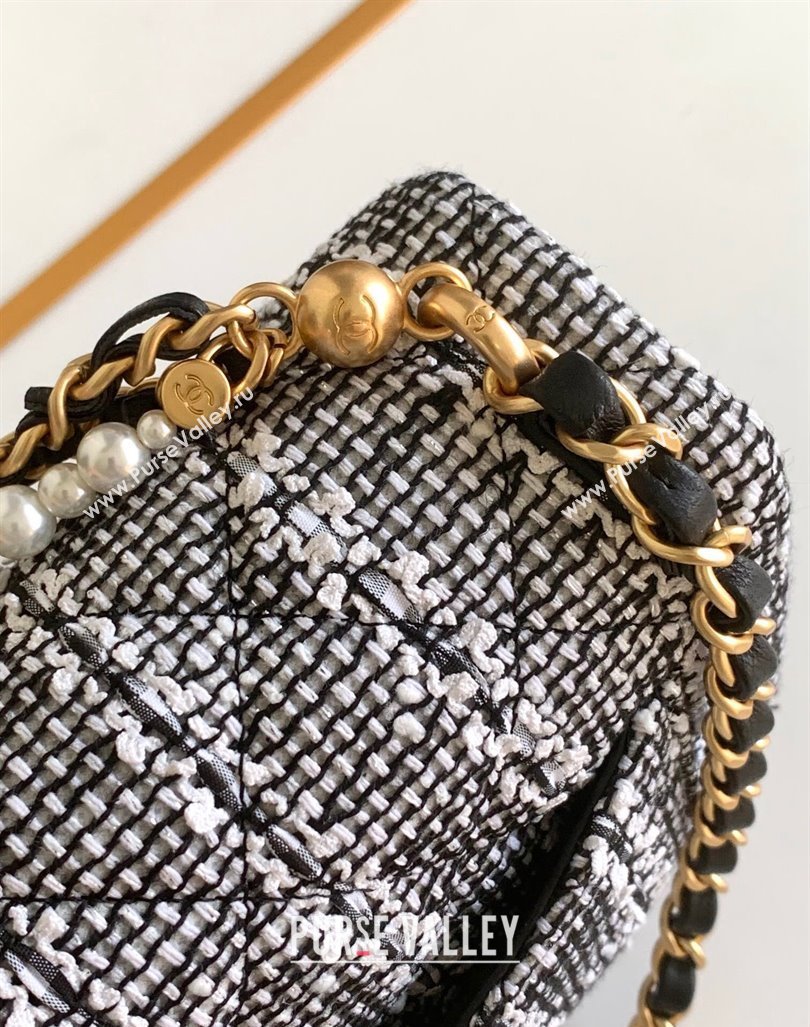 Chanel Tweed Small Flap Bag with Chain and Pearls AS4384 Black/White 2024 (yezi-240411045)