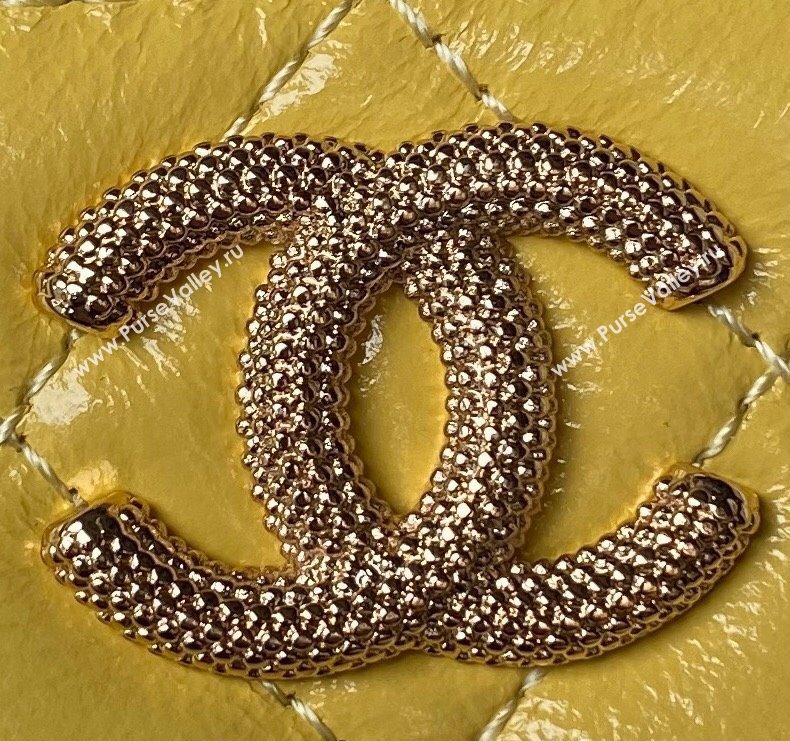 Chanel Shiny Crumpled Lambskin Clutch with Chain and Pearls Top Handle AP3804 Yellow 2024 (yezi-240411004)