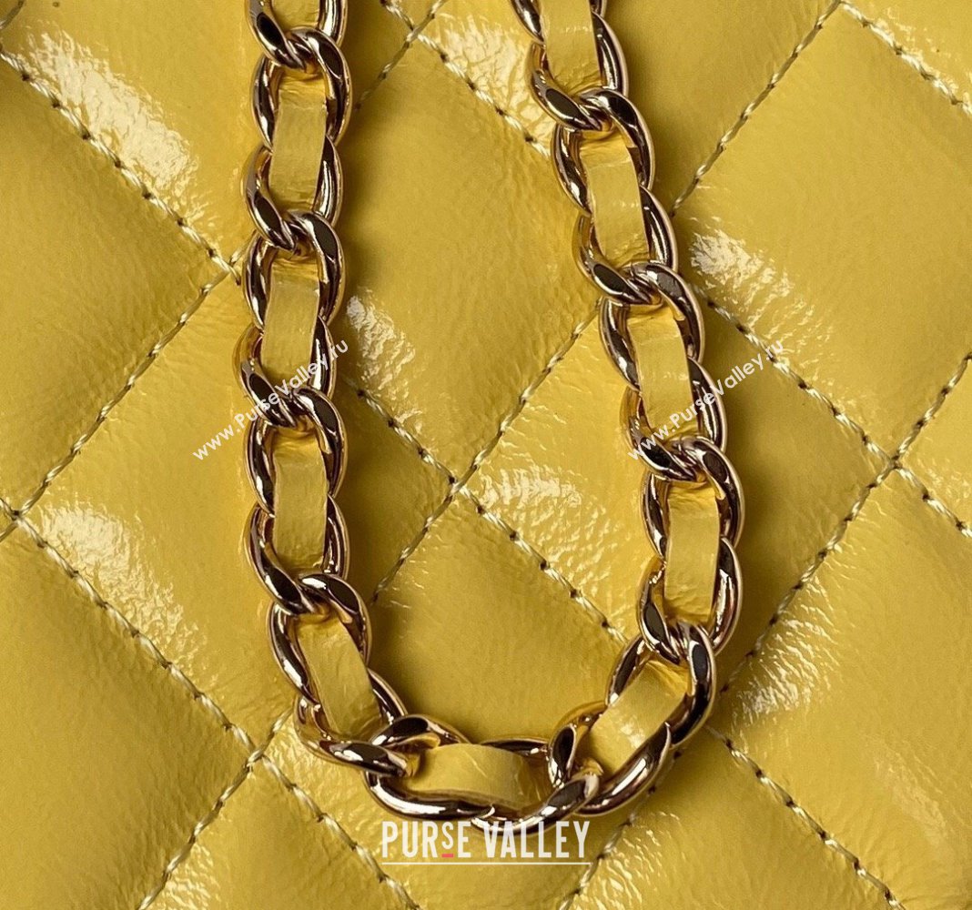 Chanel Shiny Crumpled Lambskin Clutch with Chain and Pearls Top Handle AP3804 Yellow 2024 (yezi-240411004)