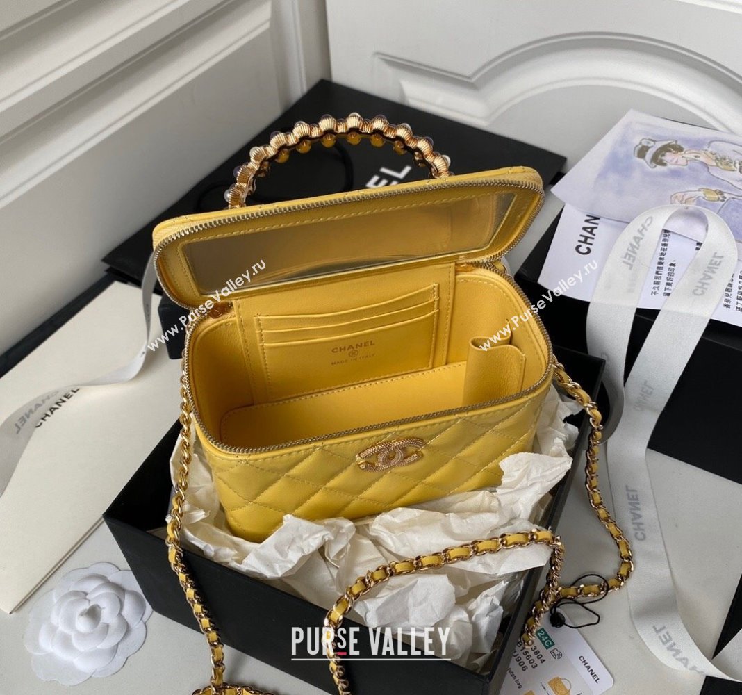 Chanel Shiny Crumpled Lambskin Clutch with Chain and Pearls Top Handle AP3804 Yellow 2024 (yezi-240411004)