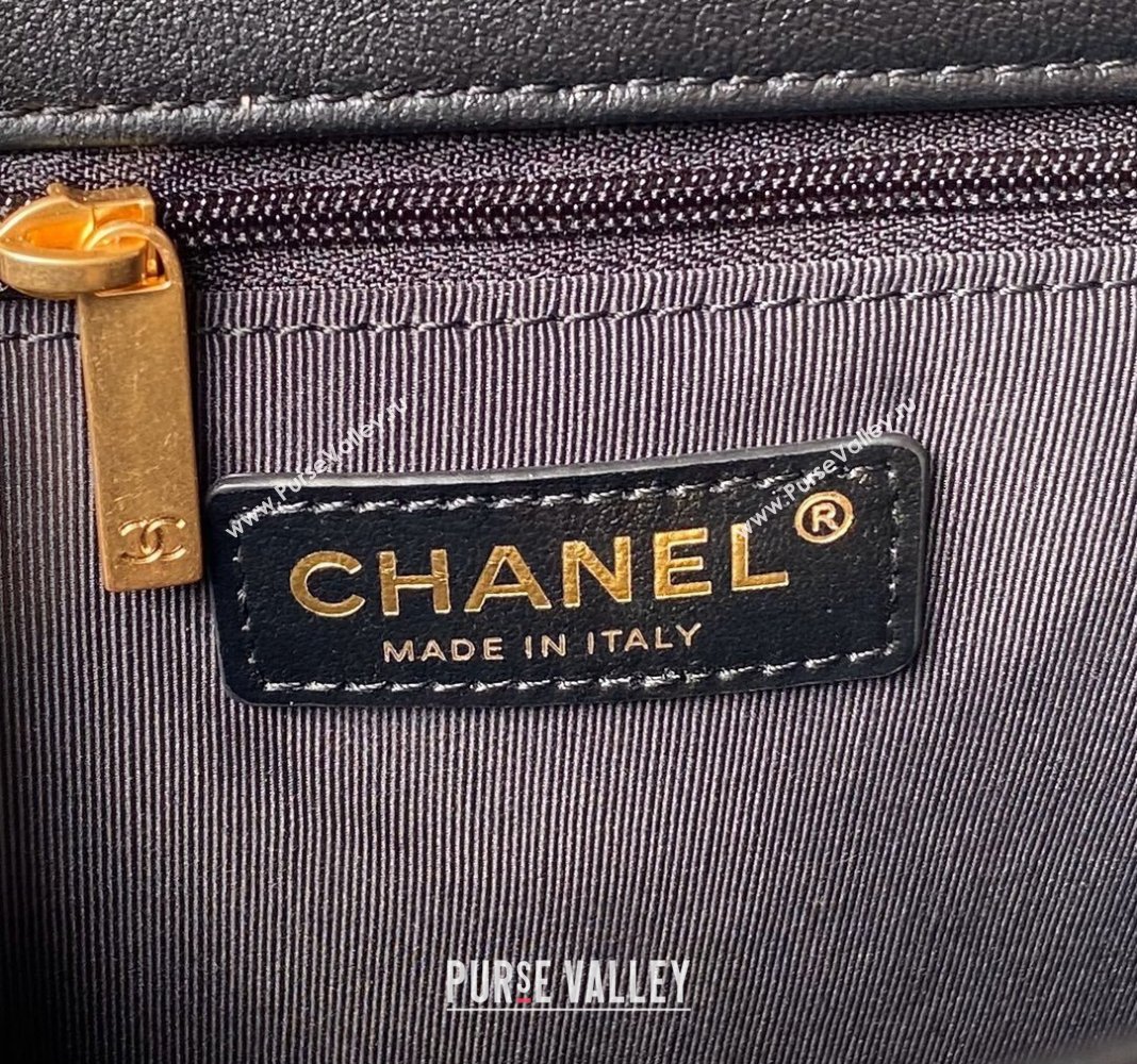 Chanel Shiny Crumpled Calfskin Medium Messenger bag AS4668 Black 2024 (yezi-240411052)