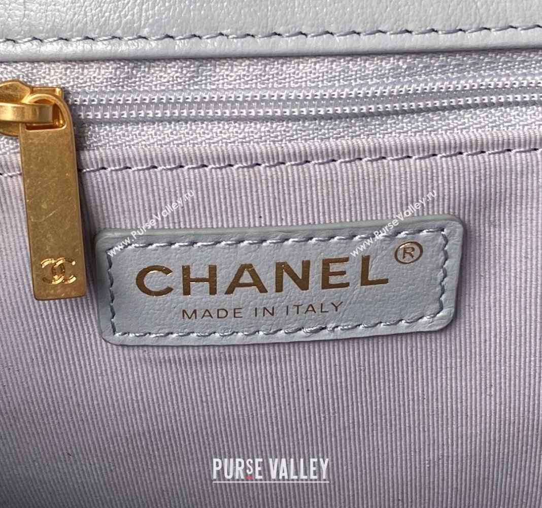 Chanel Shiny Crumpled Calfskin Medium Messenger bag AS4668 Grey 2024 (yezi-240411054)