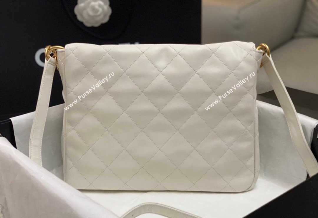Chanel Shiny Crumpled Calfskin Medium Messenger bag AS4668 White 2024 (yezi-240411055)
