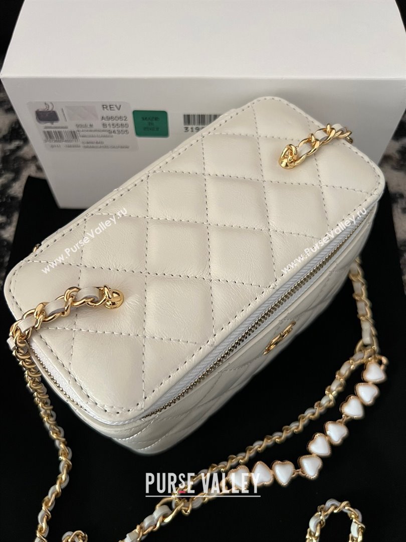 Chanel Shiny Crumpled Lambskin Clutch with Heart Chain WOC AP3784 White 2024 (yezi-240411014)