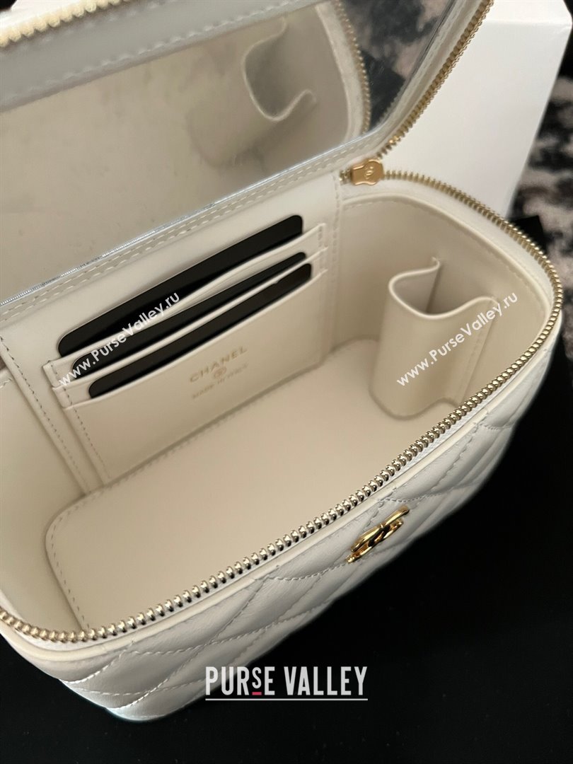 Chanel Shiny Crumpled Lambskin Clutch with Heart Chain WOC AP3784 White 2024 (yezi-240411014)