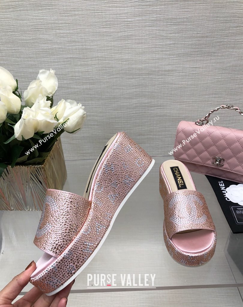 Chanel Crystals Allover Wedge Slide Sandals with Letters Pink 2024 042301 (MD-240423013)