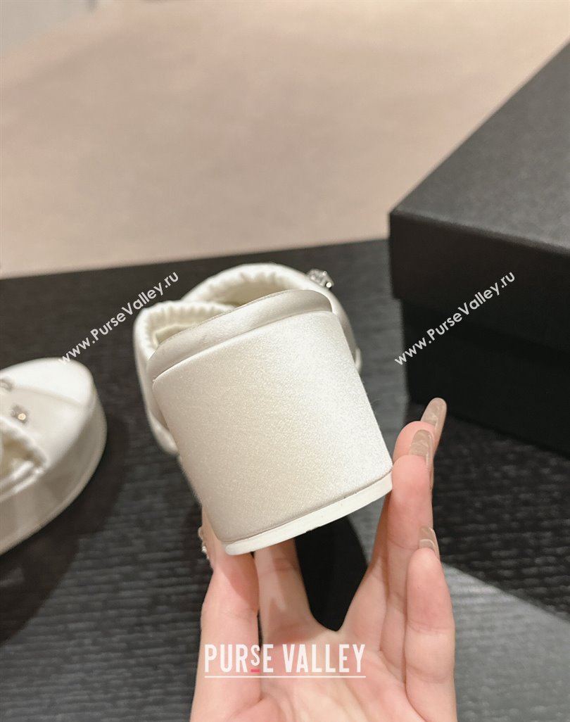 Chanel Fabric Wedge Slide Sandals 5cm with Crystals Charm White 2024 0424 (MD-240424088)