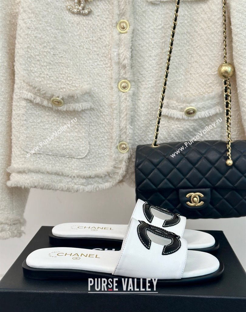 Chanel Calfskin Flat Slide Sandals with Maxi CC White 2024 0424 (MD-240424110)