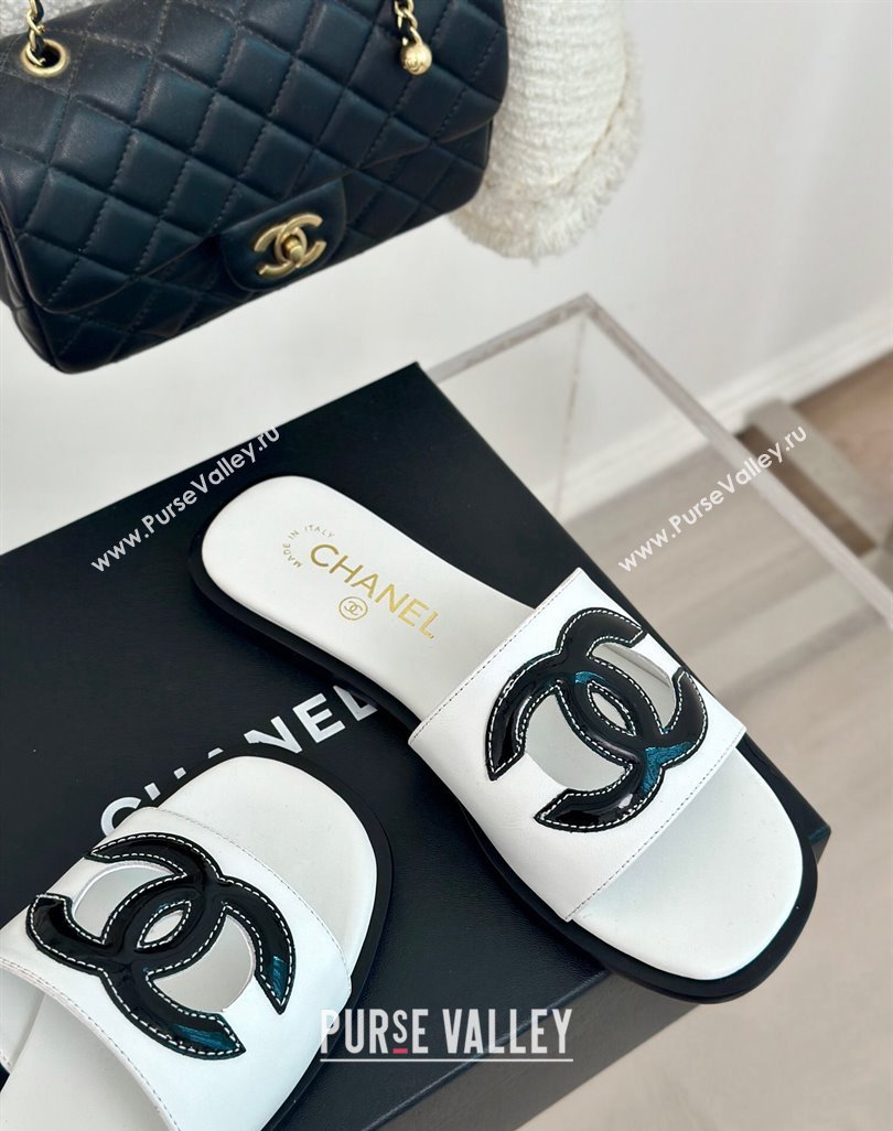 Chanel Calfskin Flat Slide Sandals with Maxi CC White 2024 0424 (MD-240424110)