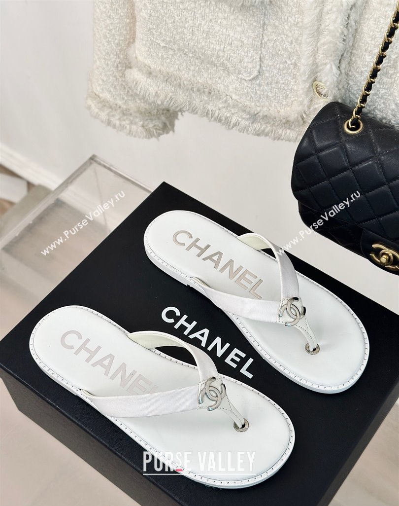 Chanel Calfskin Flat Thong Slide Sandals with CC White 2024 0424 (MD-240424118)