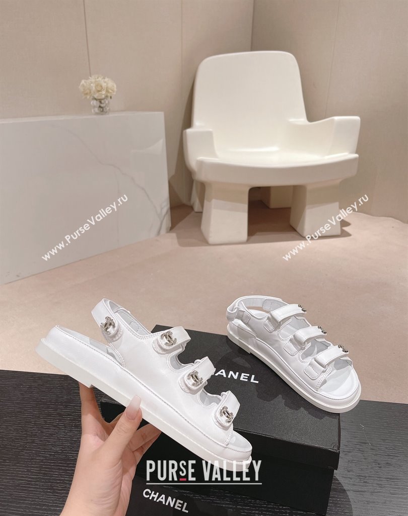 Chanel Lambskin Flat Sandals with Triple Straps and Crystals CC White 2024 042301 (MD-240423025)