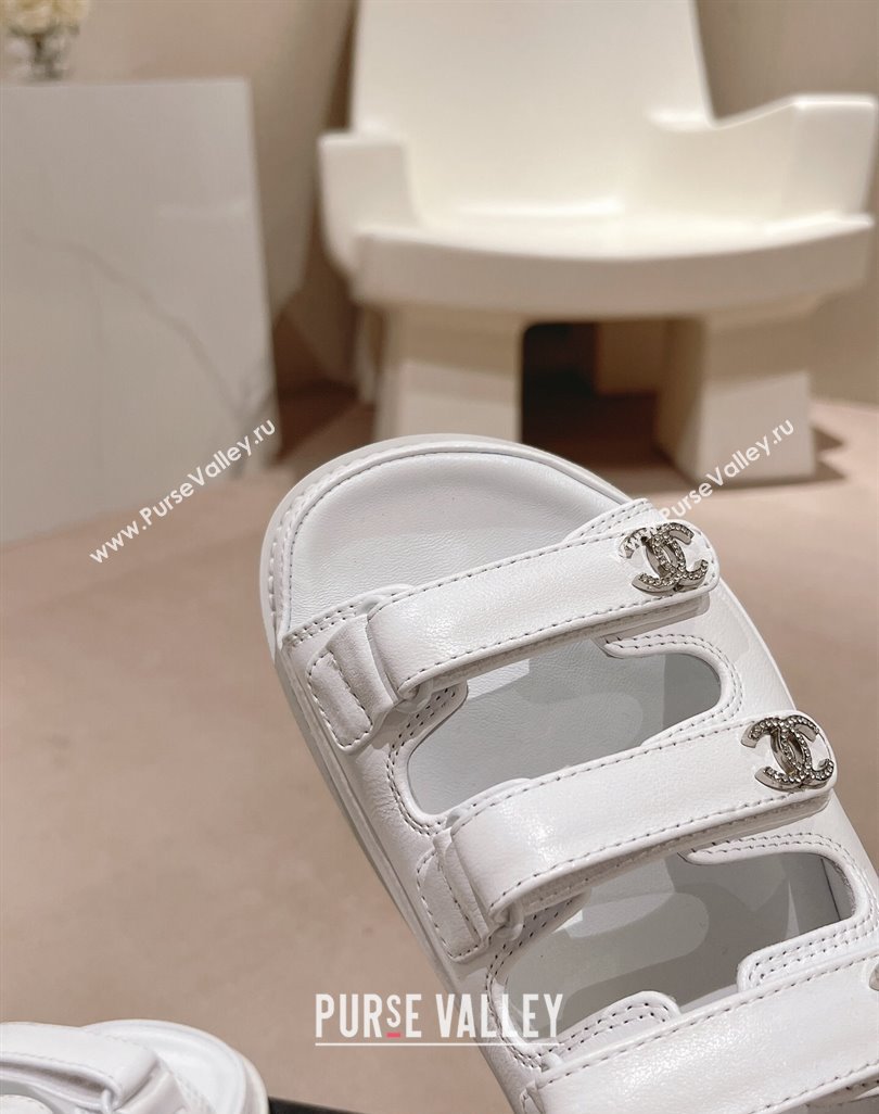 Chanel Lambskin Flat Sandals with Triple Straps and Crystals CC White 2024 042301 (MD-240423025)