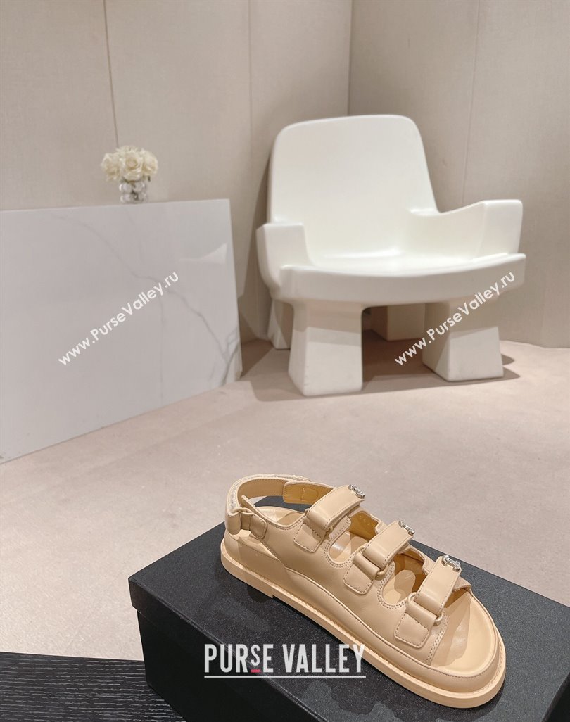 Chanel Lambskin Flat Sandals with Triple Straps and Crystals CC Apricot 2024 042301 (MD-240423028)
