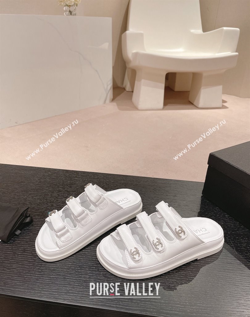 Chanel Lambskin Flat Slide Sandals with Triple Straps and Crystals CC White 2024 0423 (MD-240423033)