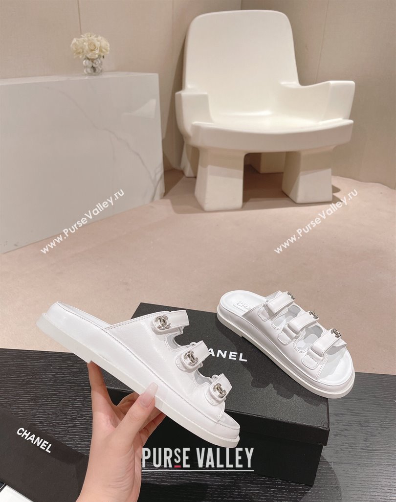Chanel Lambskin Flat Slide Sandals with Triple Straps and Crystals CC White 2024 0423 (MD-240423033)