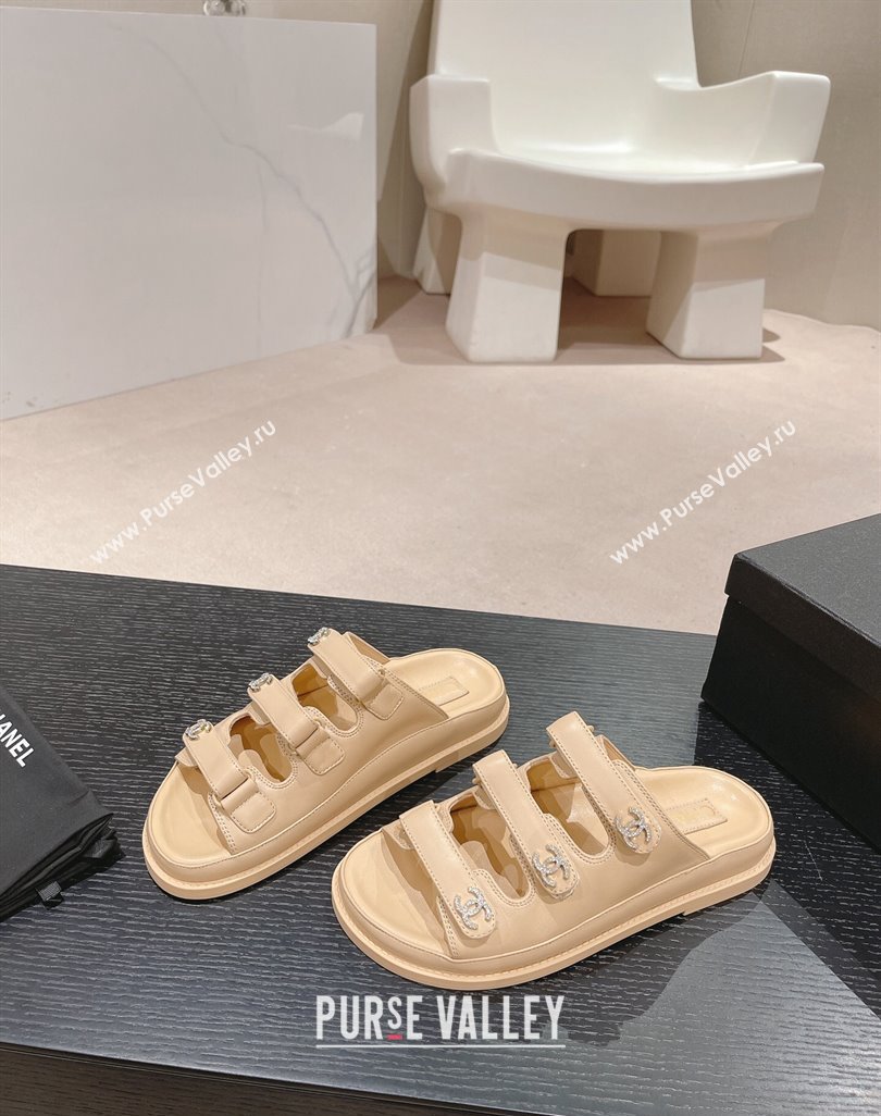 Chanel Lambskin Flat Slide Sandals with Triple Straps and Crystals CC Beige 2024 0423 (MD-240423035)