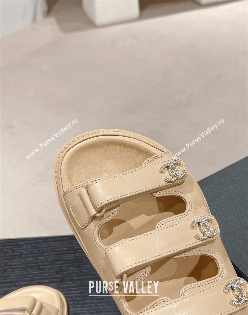 Chanel Lambskin Flat Slide Sandals with Triple Straps and Crystals CC Beige 2024 0423 (MD-240423035)