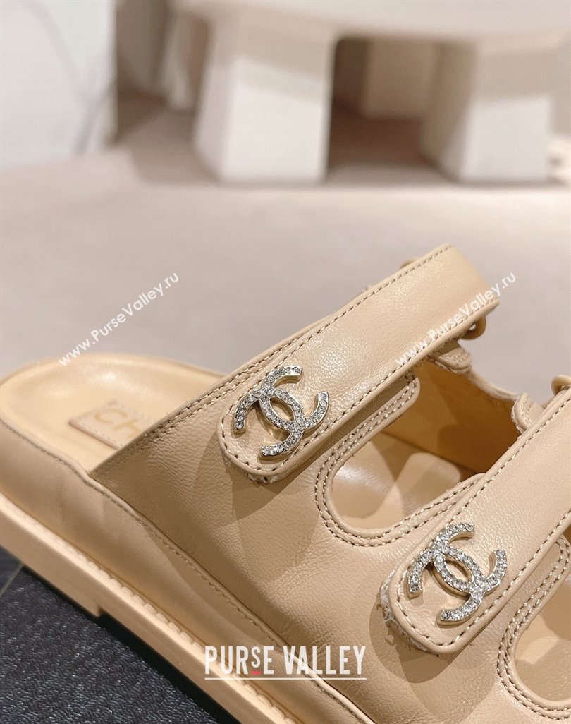 Chanel Lambskin Flat Slide Sandals with Triple Straps and Crystals CC Beige 2024 0423 (MD-240423035)