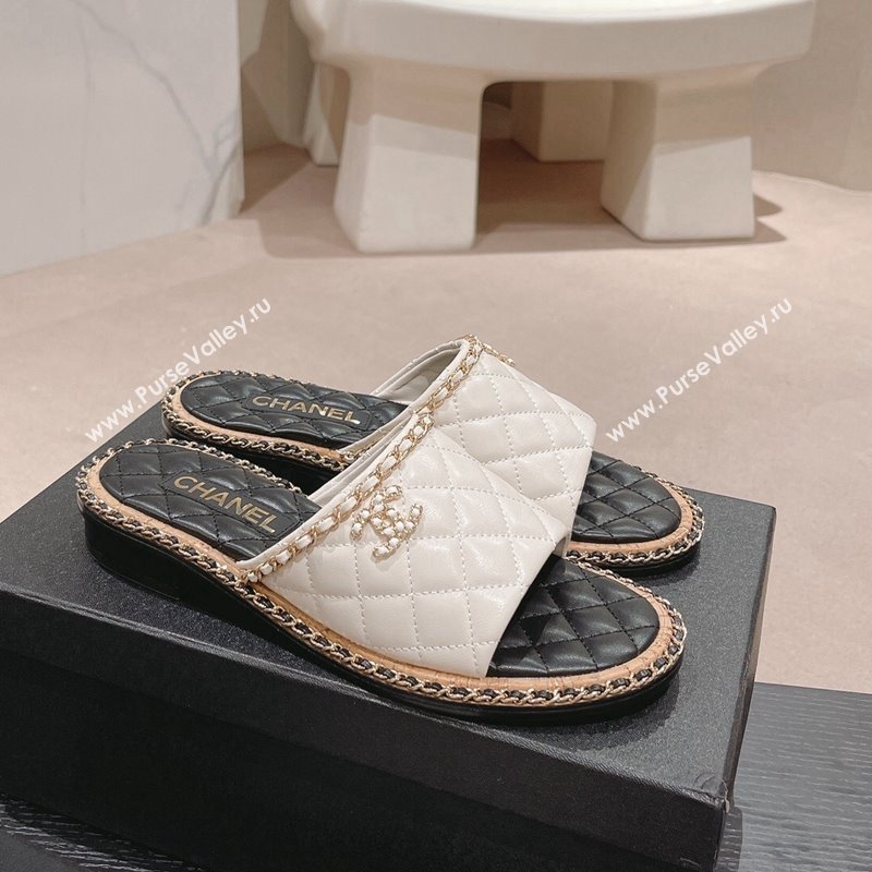 Chanel Quilted Lambskin Flat Slide Sandals with Chain Charm White 2024 0423 (MD-240423068)