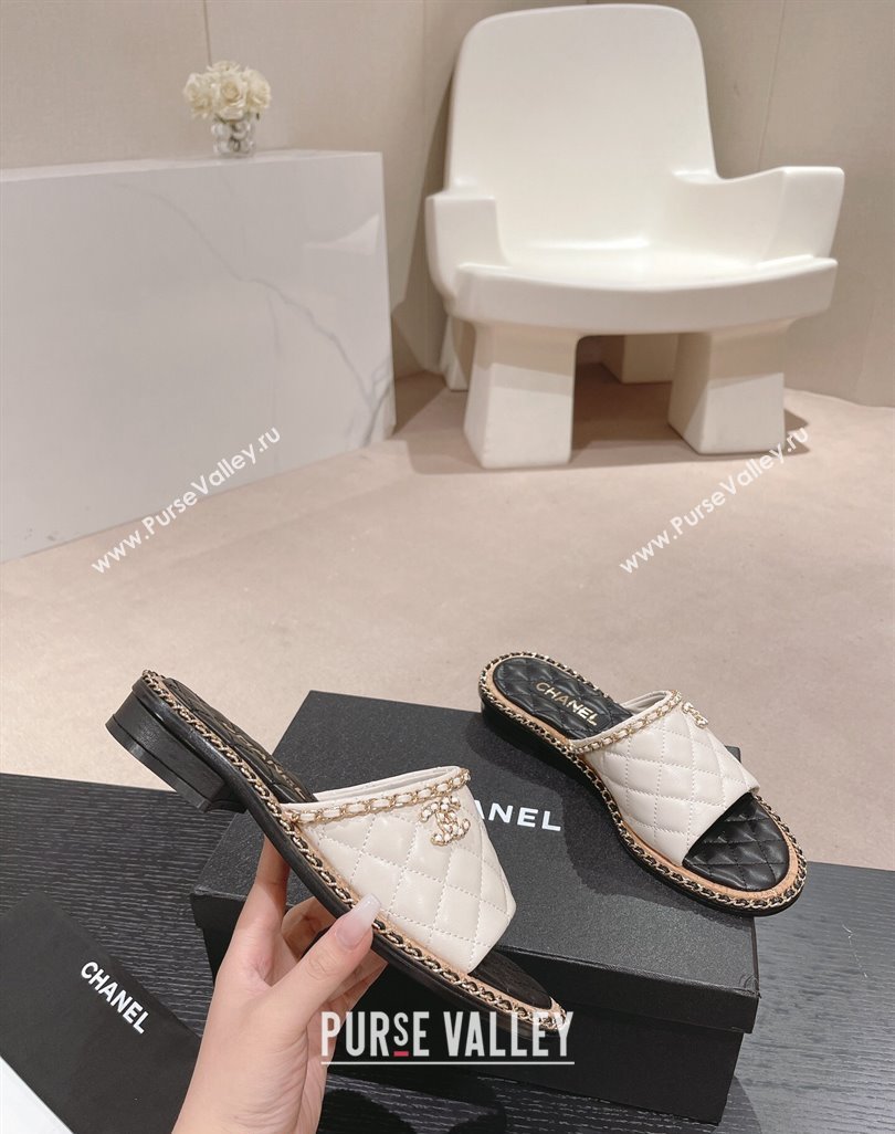 Chanel Quilted Lambskin Flat Slide Sandals with Chain Charm White 2024 0423 (MD-240423068)